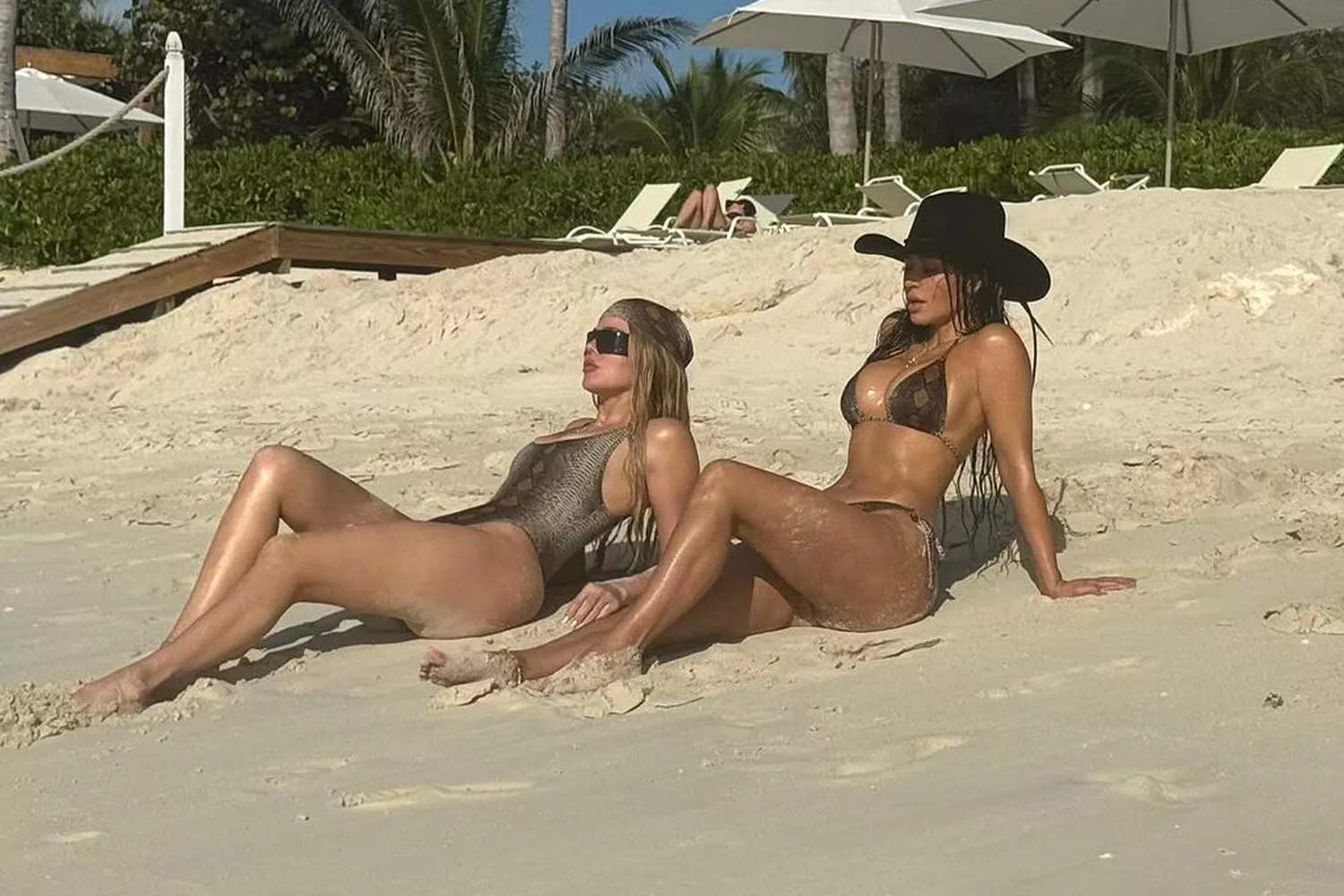KIm Kardashain posted sexy bikini pictures with Khloe  on their vacation see details
