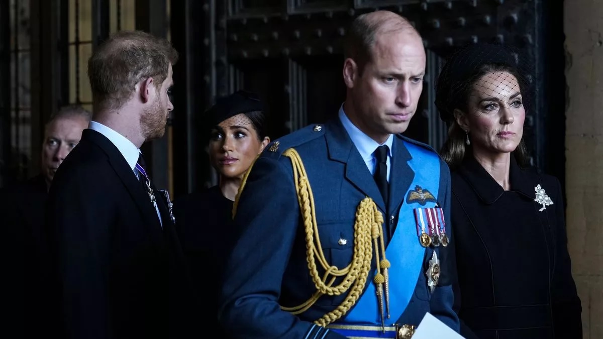 Prince William and Kate Middleton’s ‘olive branch to Harry and Meghan’ after emotional night and Prince Harry denies and says… Read more